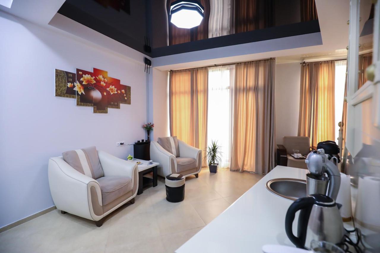 Hotel Sagu クタイシ エクステリア 写真