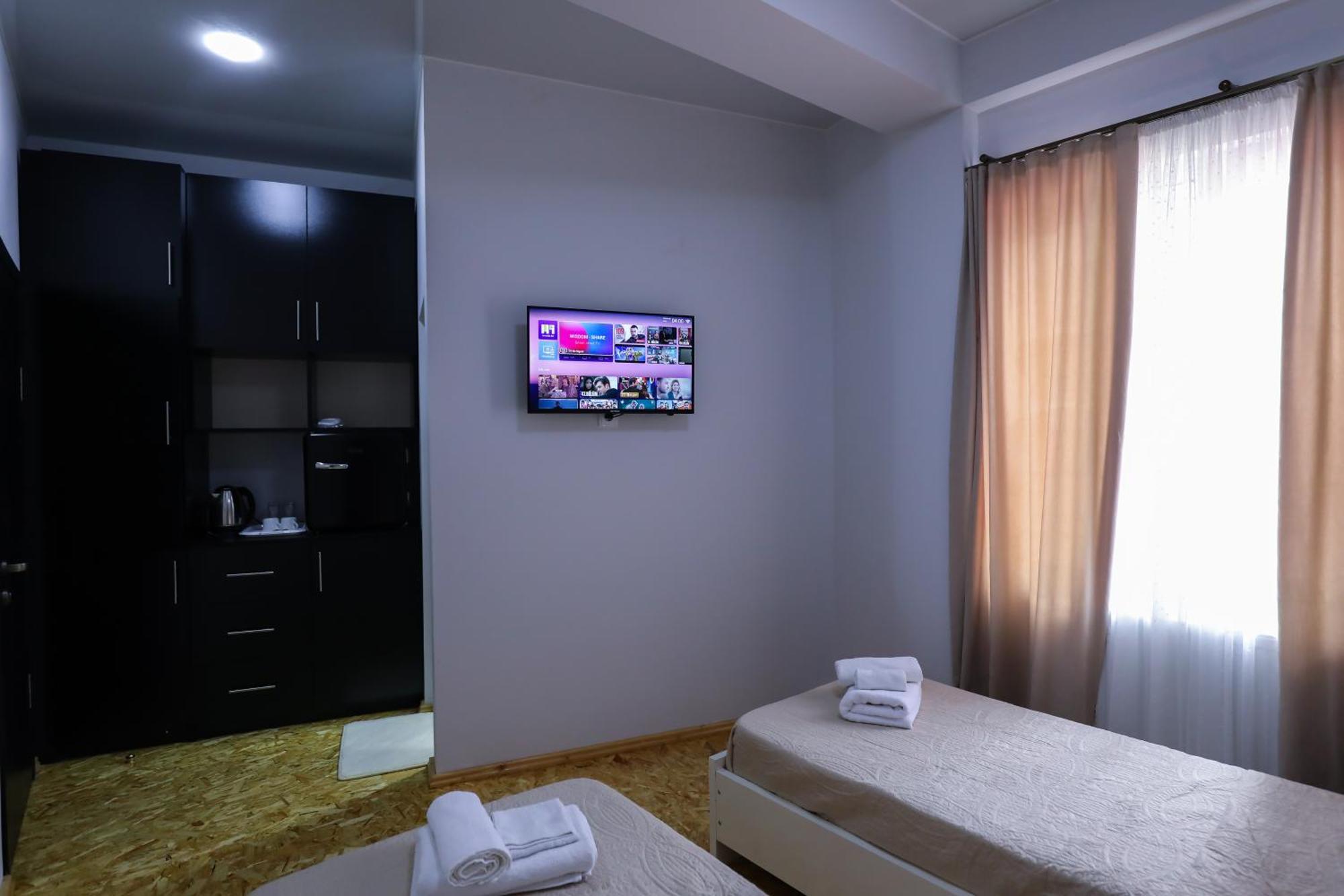 Hotel Sagu クタイシ エクステリア 写真