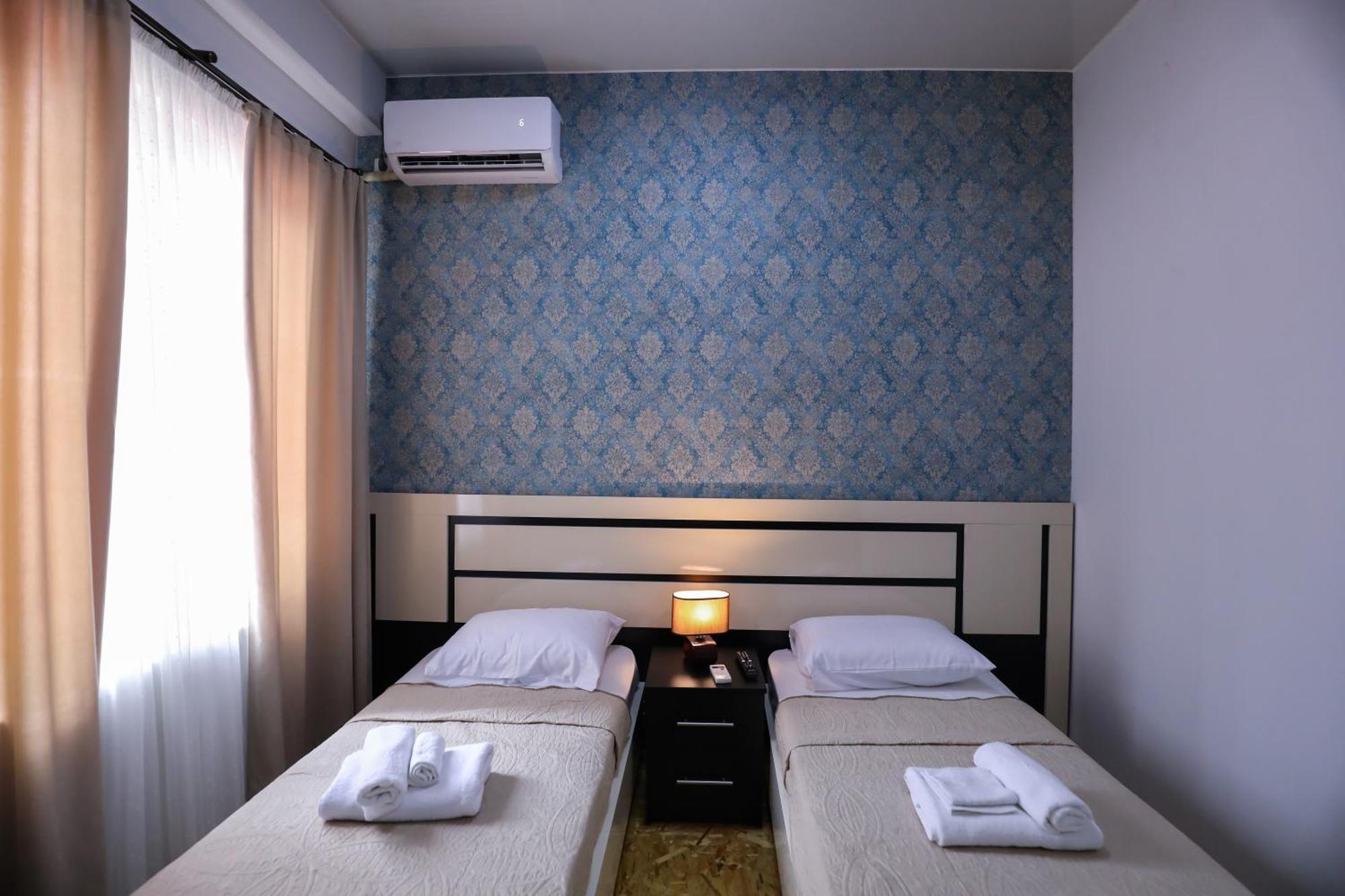 Hotel Sagu クタイシ エクステリア 写真